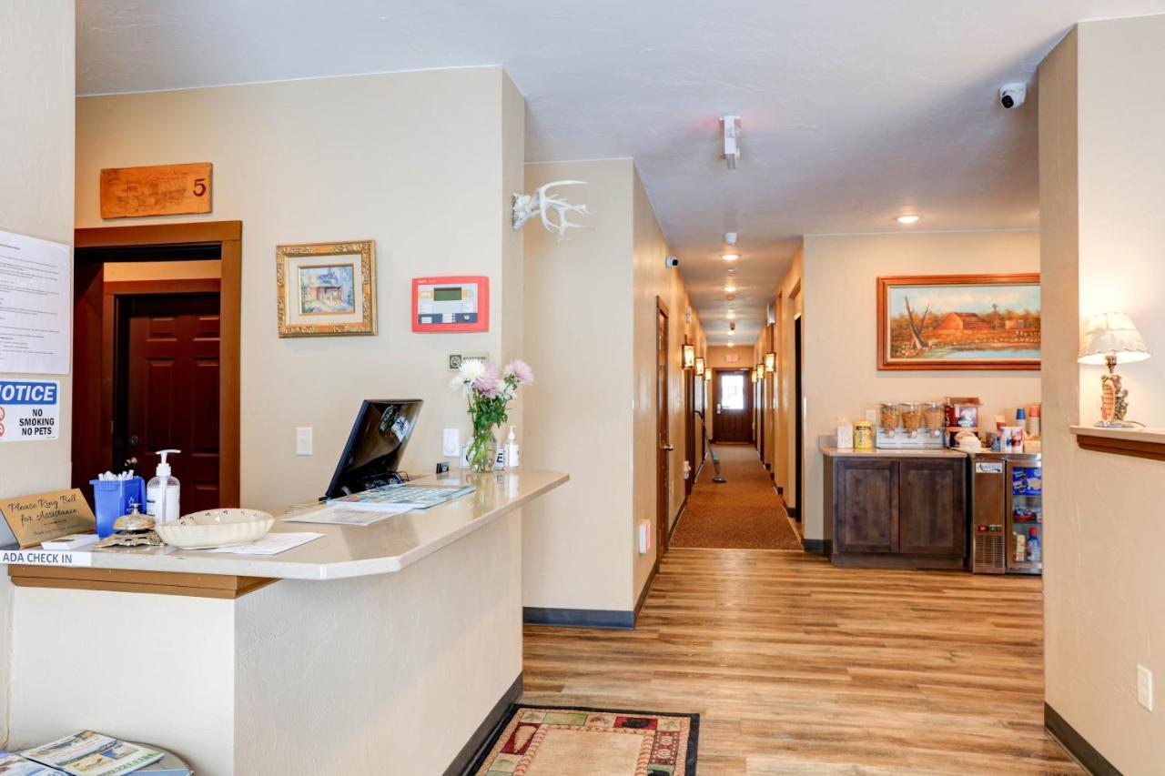 Wagon Wheel Hotel Запад Йеллоустон Экстерьер фото